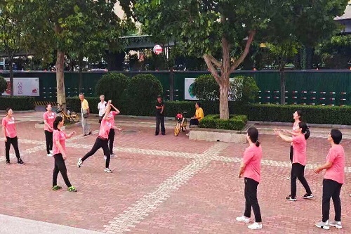 生命在于運(yùn)動(dòng)，成功在于拼搏
